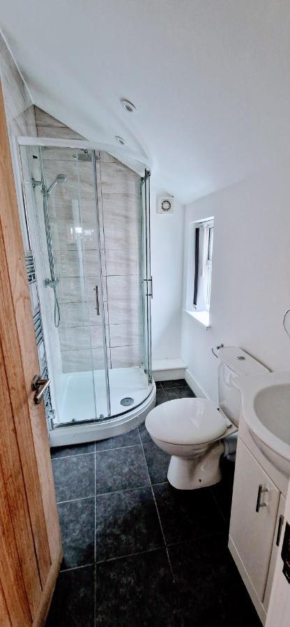Central Reading Modern 3Br Flat - Walk To Station And High Street Eksteriør billede