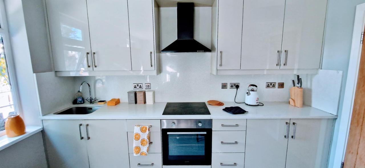 Central Reading Modern 3Br Flat - Walk To Station And High Street Eksteriør billede