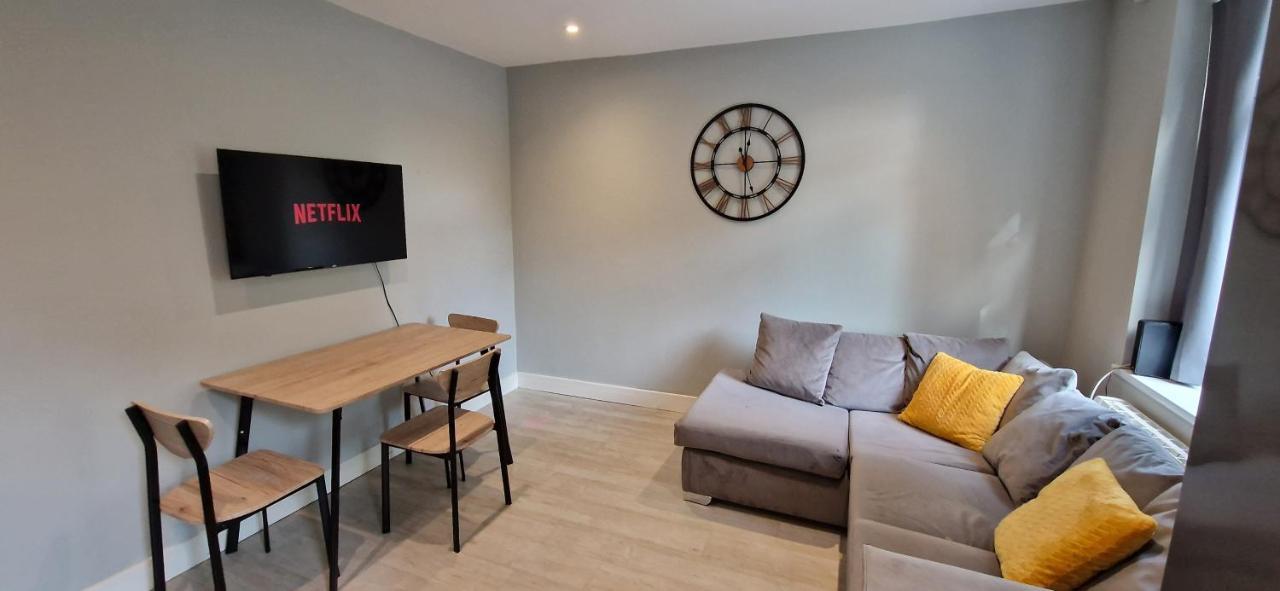 Central Reading Modern 3Br Flat - Walk To Station And High Street Eksteriør billede