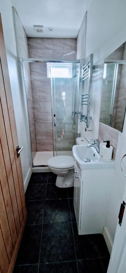 Central Reading Modern 3Br Flat - Walk To Station And High Street Eksteriør billede
