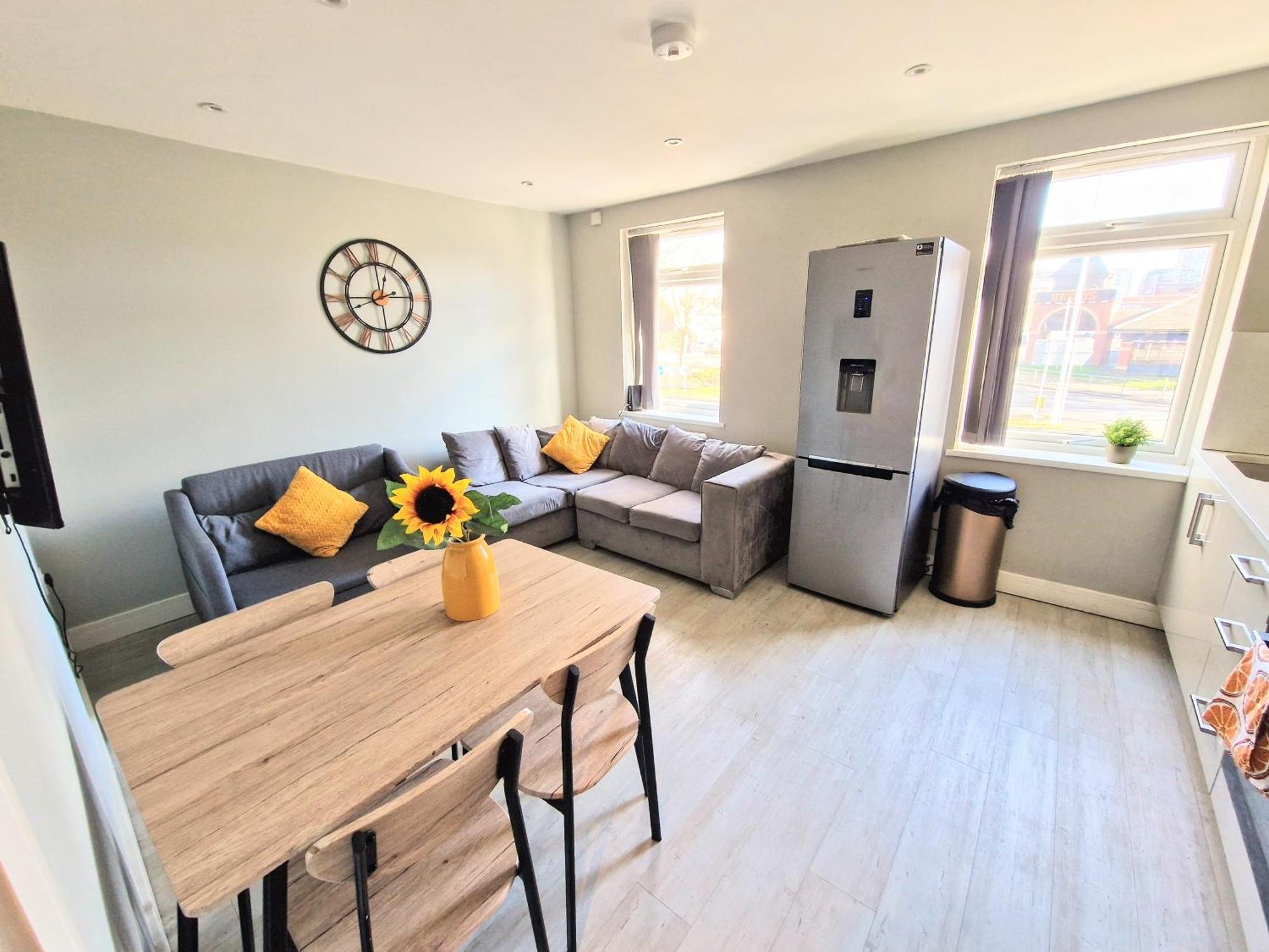 Central Reading Modern 3Br Flat - Walk To Station And High Street Eksteriør billede